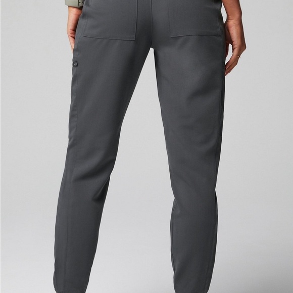 Fabletics Scrub Set - Picture 5 of 7